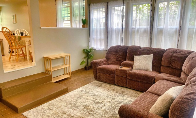 Sylvan Beach Casa | Heart of town full house with large yard and ample parking
