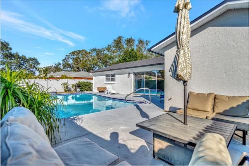 Largo Casa | Heated Pool 3b&2b home