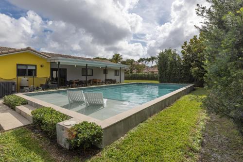 Fontainebleau Casa | Heated pool - 5min Coral Gables - Family Vacation