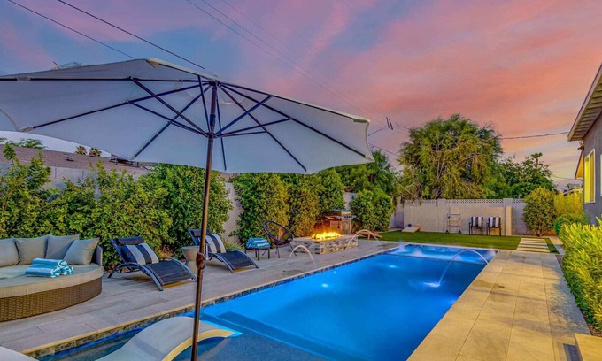 Park Scottsdale One Casa | Heated Pool Chic Furniture Modern 4BD Hot Tub