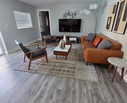 Largo Casa | Heated Pool Firepit Spacious for Families