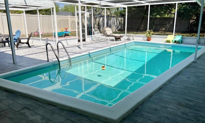 Clearwater Casa | Heated Pool Home near Clearwater Beach