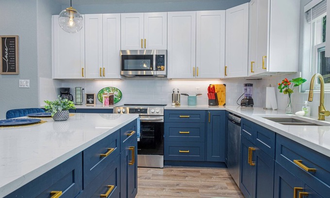 Historic Garderns Cabaña | Heaven-sent Convenient 4br/ 3BA Near Downtown