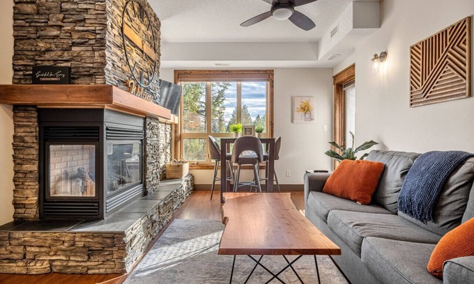 East Kootenay Apartamento | Heavenly Mountain Hideaway | Pool | Hot Tub