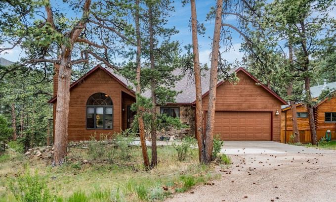 Carriage Hills Casa | Heavenly Pines - Gorgeous Vacation Home - Private Hot Tub - 20-NCD0035