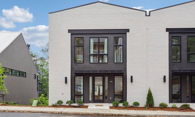 Palmetto Casa | Heavens Dew - Beautiful 3-bedroom townhome w/ gameroom in the Serenbe Community