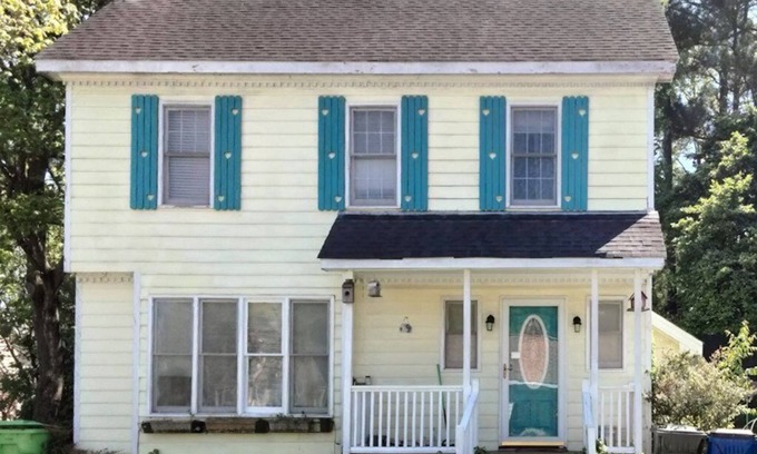 Northeast Raleigh Casa | Heidi's Haven. Charming 3-bedroom house. Northeast Raleigh. 9 mins from downtown