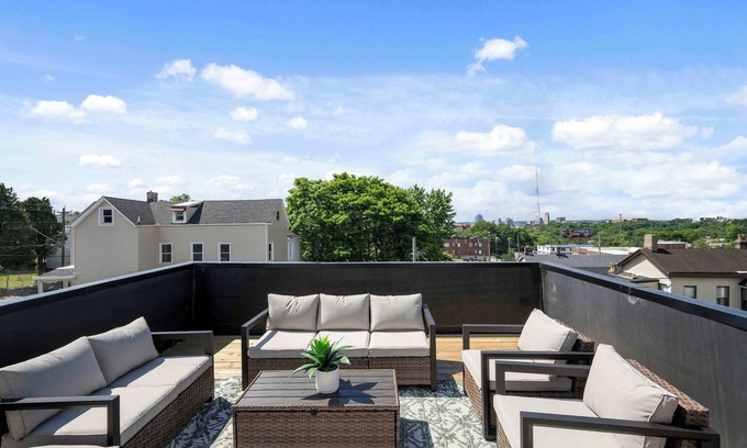 Walnut Hills Casa | Heights on Wayne by Blackhouse