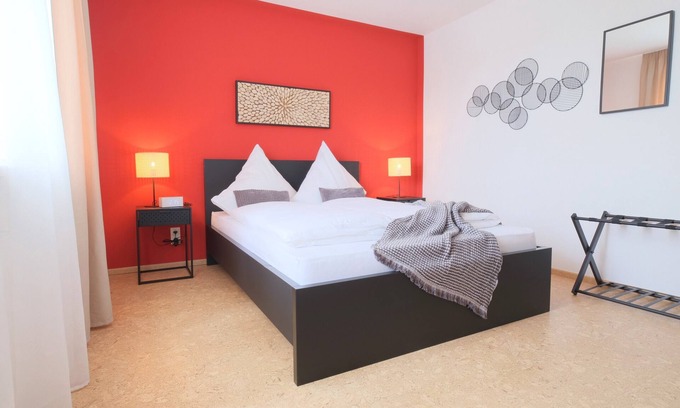 Sinzing Apartamento | Helle Ferienwohnung mit Großer Küche und Parkplatz