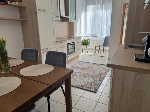 Ginsheim-Gustavsburg Apartamento | Helles APT Wiesbaden Mainz FFM 2 Schlafzimmer