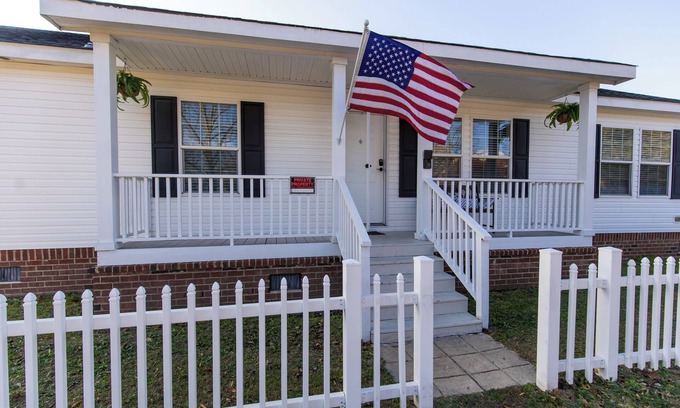 Lexington Casa | Hendrix Hideaway