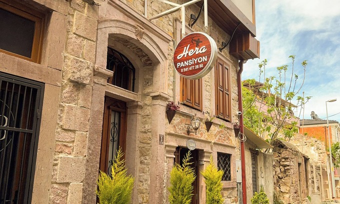 Ayvalik City Center Casa | Hera Pansiyon