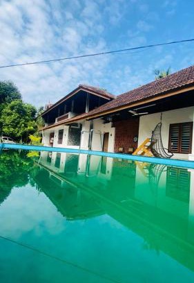 Alwaye Casa | Heritage farm Resort