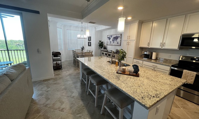 Punta Gorda Condominio | Heritage Landing Golf and Country Club. First class amenities, Luxury Living.