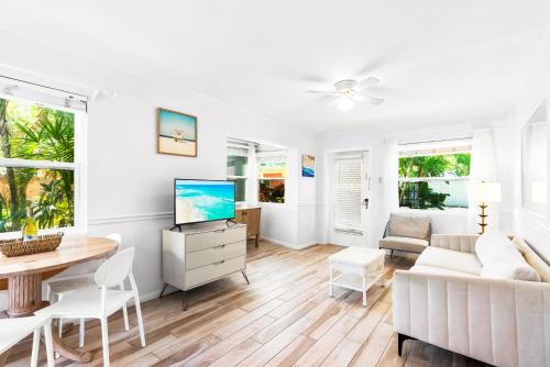 Siesta Key Casa | Heron Lagoon, dock, pool, the Coconut at Siesta Key Bungalows