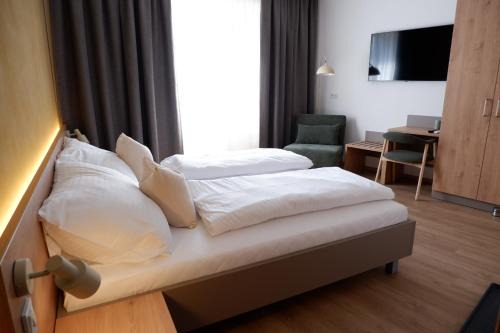 Hagenbrunn Casa | Heuriger und Gästezimmer Schmidt