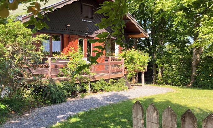 Bievre Chalet De Esquí | Hexenhäuschen mit Wundervoller Aussicht im Naturpark Vallée de la Semois