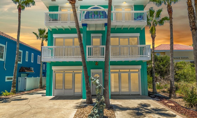 South Padre Island Casa | HGTV Las Sirenas Luxury Beach House Only Steps to Beach! Best Location, Walkable