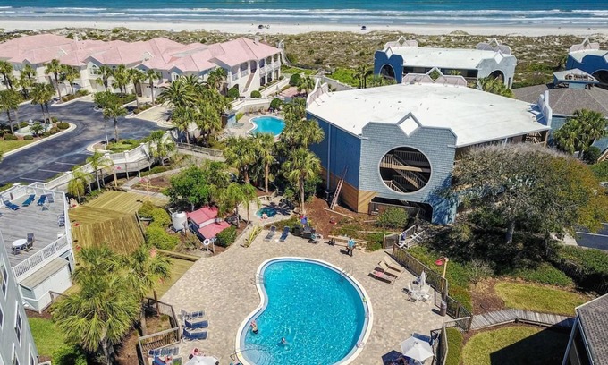 Butler Beach Casa | Hibiscus A103 [2/2] Free Activities! & Oceanfront Wifi 3 Pools