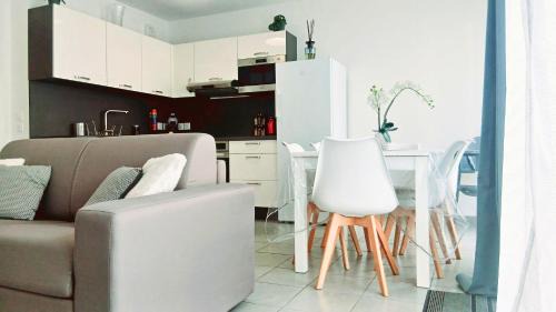 Dammarie Les Lys Apartamento | HIBISCUS - Duplex avec Jardin privé - 6 Pers- Entrée Autonome - Wifi & Parking Gratuite