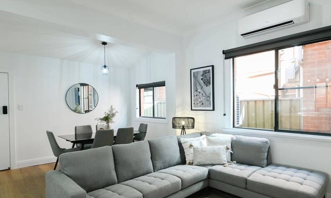 Dubbo Apartamento | Hidden CBD Gem - Sleek & Stylish, Sleeps 5