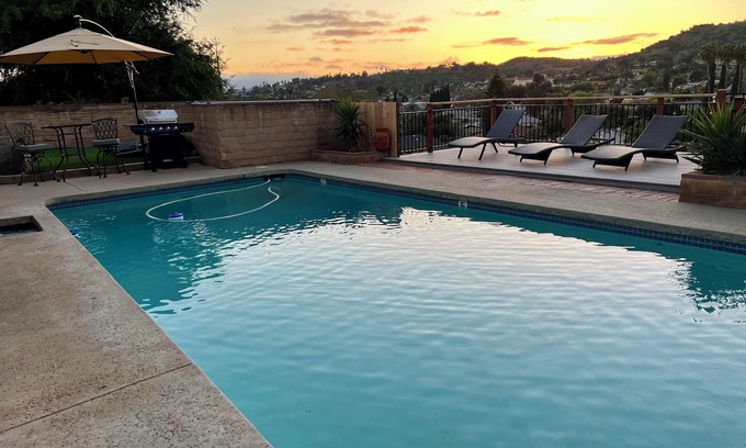 Midway Casa | Hidden City Family home (condado del norte de San Diego)