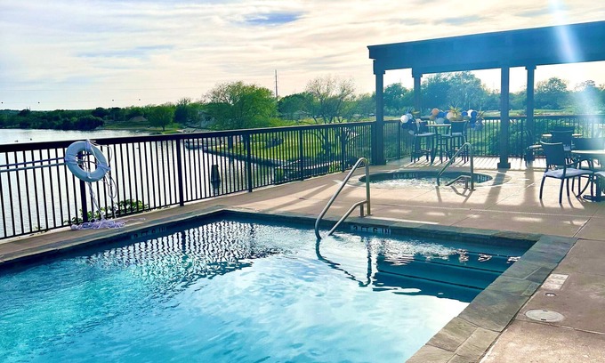 Marble Falls Hotel | Hidden Falls Inn