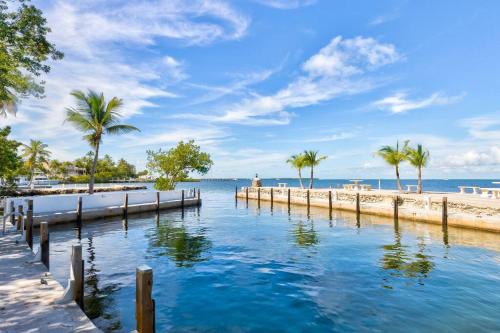 Islamorada Casa | Hidden Gem Duplex in Heart of Islamorada Sleeps 8