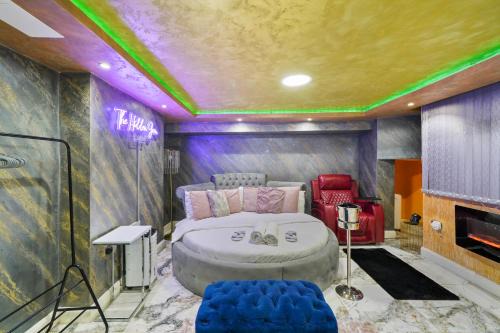 Luton Apartamento | Hidden Gem Lt Properties Jaccuzi bath massage chair Superkingsize bed Parking available
