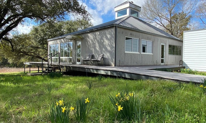 Washington Casa | Olvídese de sus preocupaciones en este espacio amplio y sereno.