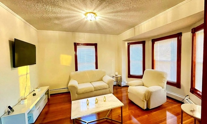 Hyde Park Casa | Hidden Gem right in the city of Boston!