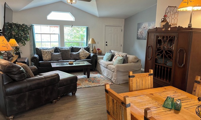 New Castle Casa | Hidden in the trees!Reasonable Rates-Sleeps 12-Includes kayak for 4.New listing!