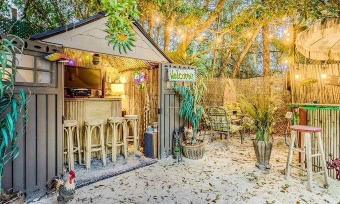 Navarre Casa | Hidden Tiki: Luxe Compound w/ Pool & Paradise
