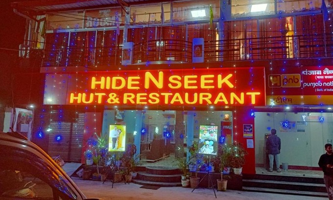 Dehradun Cama Y Desayuno | Hide and Seek by StayApart