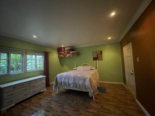 River Oaks Casa | Hideaway Cozy Place 1