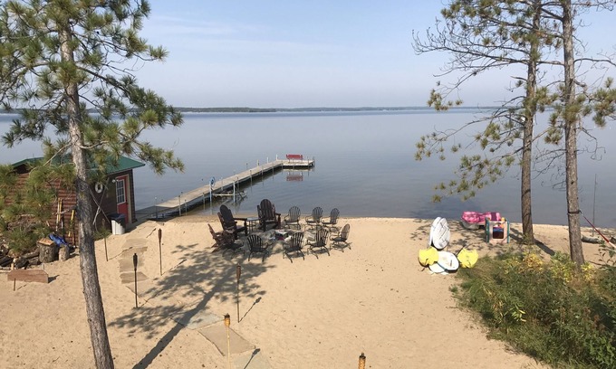 Ossipee Cabina | Sugar Sand Beach y acogedora cabaña con capacidad para 10 personas en el lago Pelican. Cerca de Crosslake