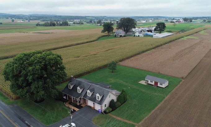 Ronks Casa | Highland Hideaway is located in Paradise, PA and just a short drive from Lancaster County's best tourist attractions, including the Amish Village, Cherry Crest Adventure Farms, Dutch Wonderland and Sight & Sound Theatre.