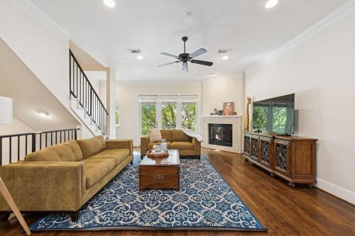 Oak Lawn Casa | Highland Park, Oak Lawn Dallas Townhome