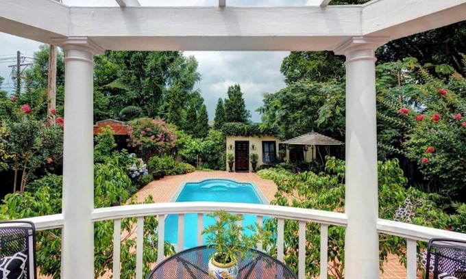 Tyler Park Casa | Highlands Oasis with Swimming Pool and Gourmet Kitchen