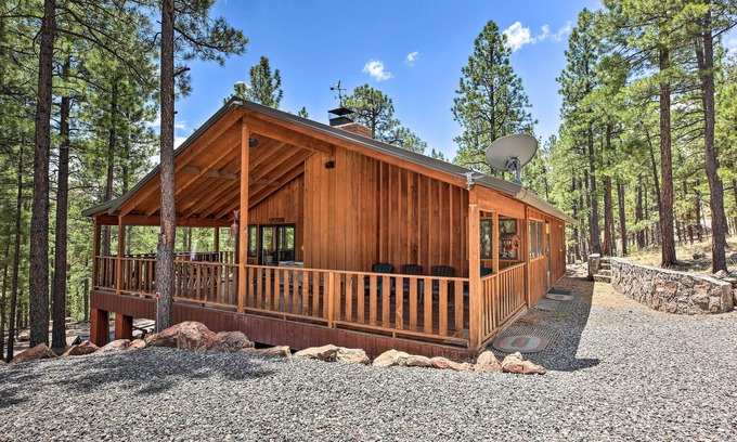 Greer Cabina | Hike, Bike & Ski, 12 Mi to Slopes: Serene Cabin