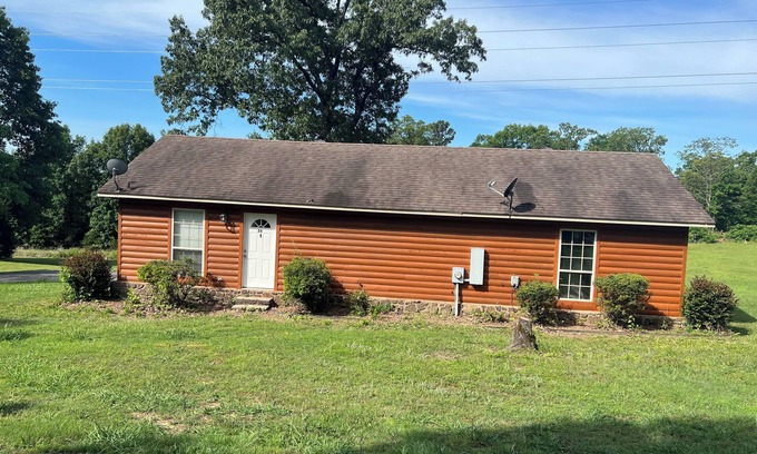 Edgemont Cabina | Hill Creek Cabin 2 Minutes from Marina and boat ramp on Greers Ferry Lake