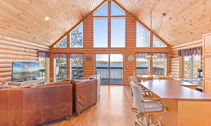 Webster Casa | This spacious cabin is the perfect destination for your family or group of up to 8 people