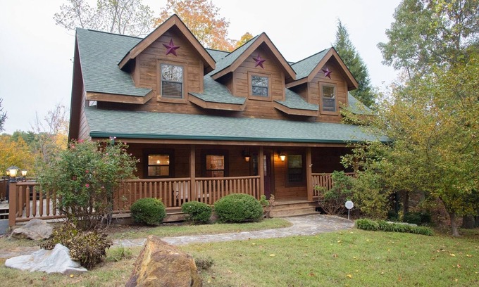Gatlinburg - Pigeon Forge Cabina | Cabaña-Familiar-Baño Privado-Vista al bosque-Hillbilly Hotel