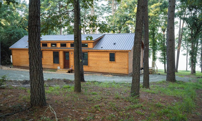 Grapeland Cabina | Hillside Hideaway - Lakefront Cabin