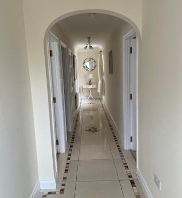 Ballinamuck Apartamento | Hillside House- Pine View