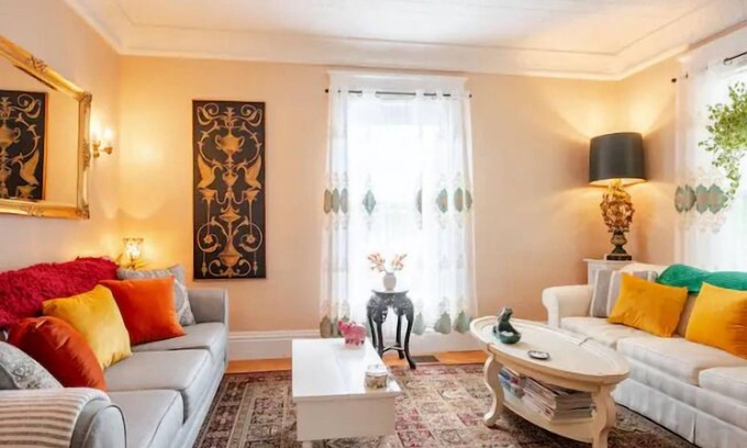 Waldoboro Apartamento | Hilltop 5BR Retreat, 3 showers, BBQ, Fire Pit, Decks & Space to Gather