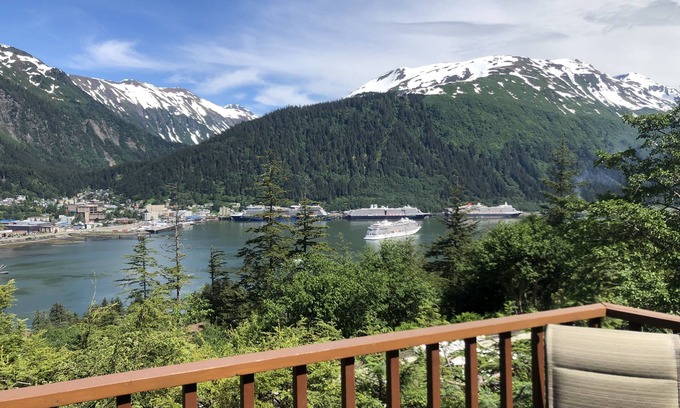 West Juneau Casa | HIlltop Haven