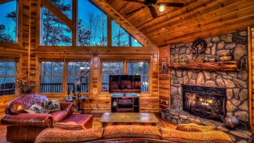 Foxfire Estates Casa | Hilltop Hideaway