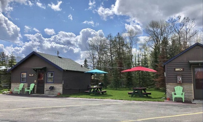 International Falls Cabina | Hilltop Lodge - Birch -Queen Cabin