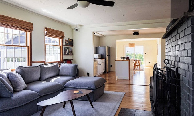 Livingston Manor Casa | Hilltop Retreat with Hot Tub in Livingston Manor